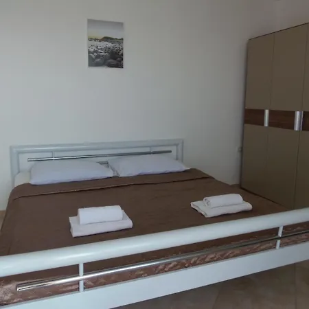 Pool Near The Beach - Apartament Dramalj