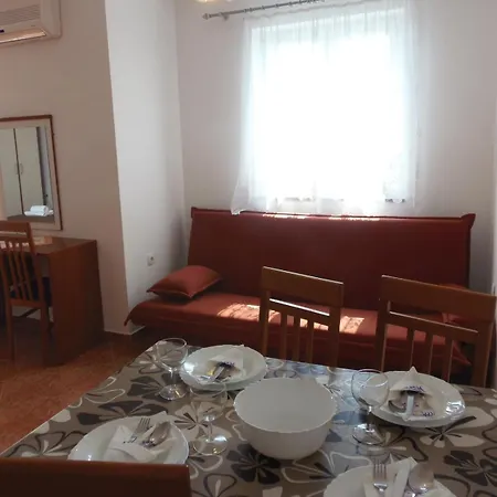 Pool Near The Beach - Apartament