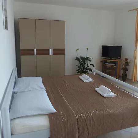 Pool Near The Beach - Apartament Dramalj
