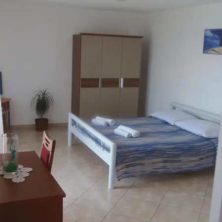 Apartament Pool Near The Beach - *