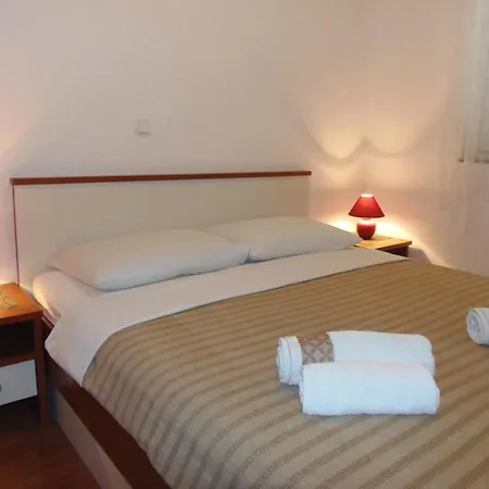 Pool Near The Beach - Apartament Dramalj