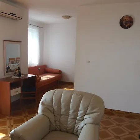 Pool Near The Beach - Apartament